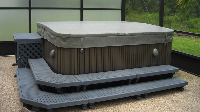 Hot tub with cover